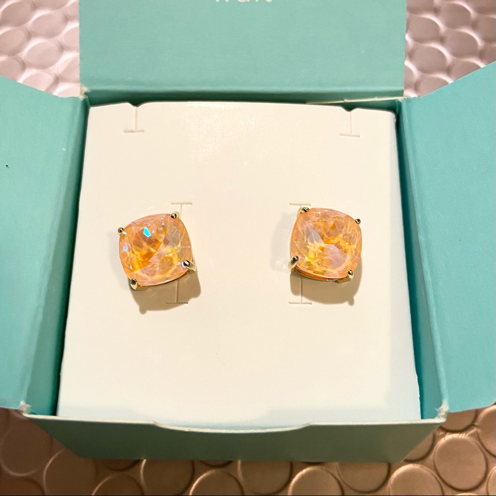*NEW* Origami Owl stud earrings